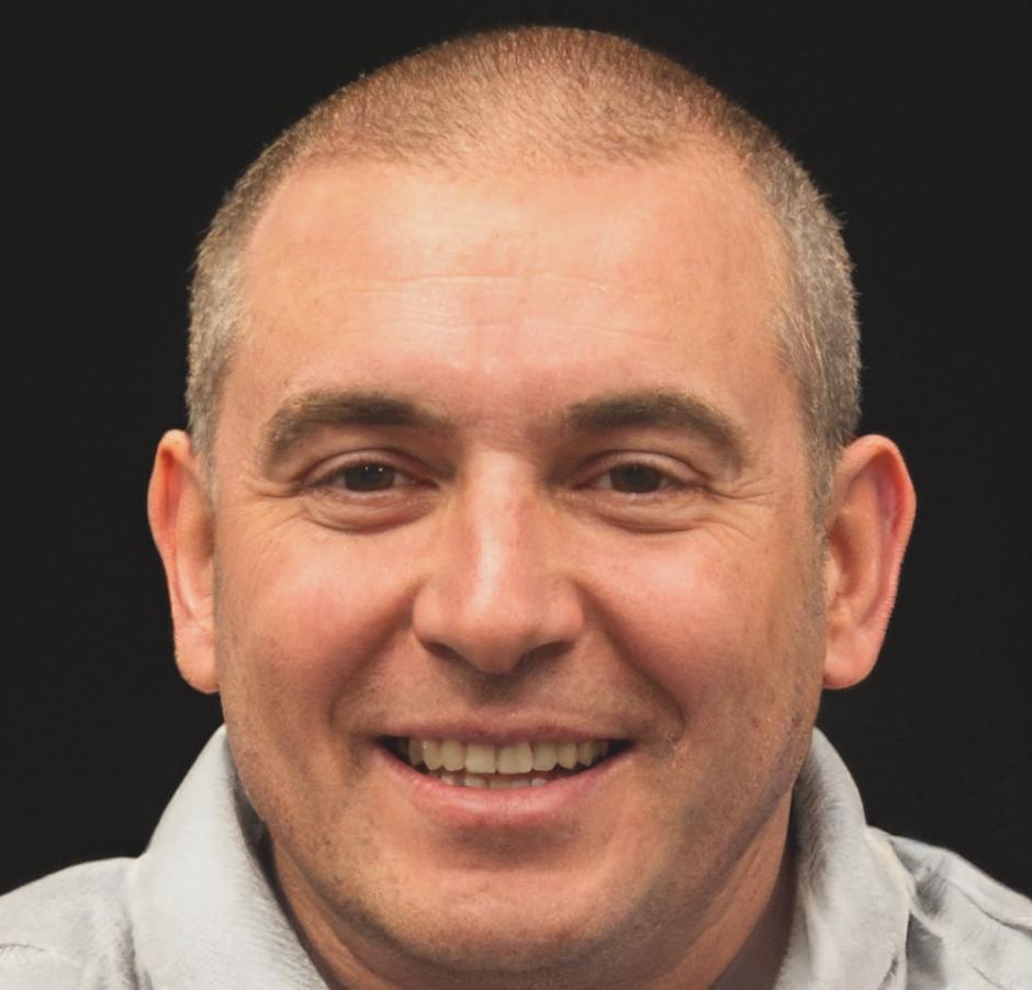 Program coordinator Dmitri Kovačević reviewing student progress and providing mentorship